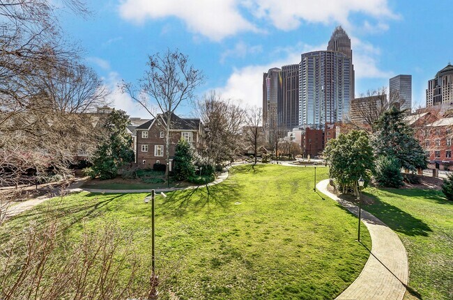 Building Photo - (Coming Soon) Fully Furnished Condo Uptown!!