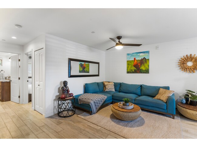 Building Photo - Fully Remodeled & Furnished – Villas at Ka...