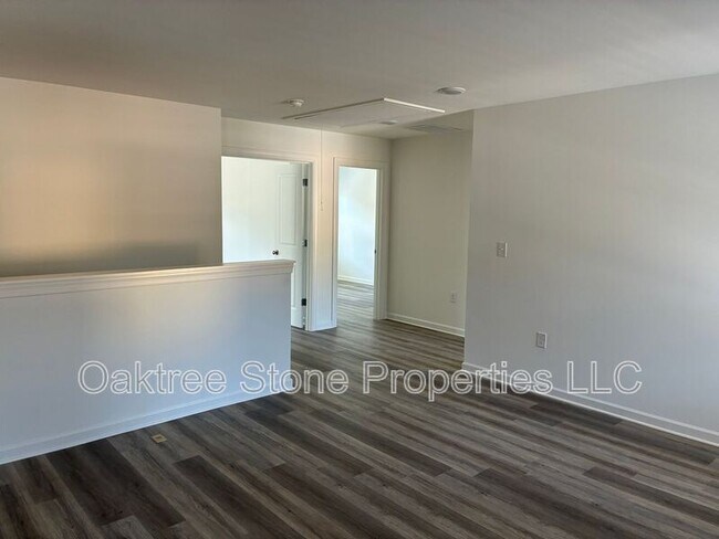 Building Photo - 3378 Skyland Dr