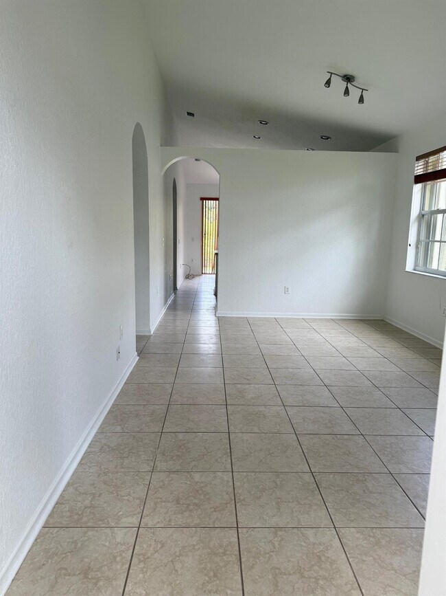 Building Photo - 1720 Way