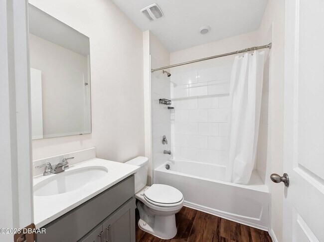 Building Photo - 982 Commons Wy