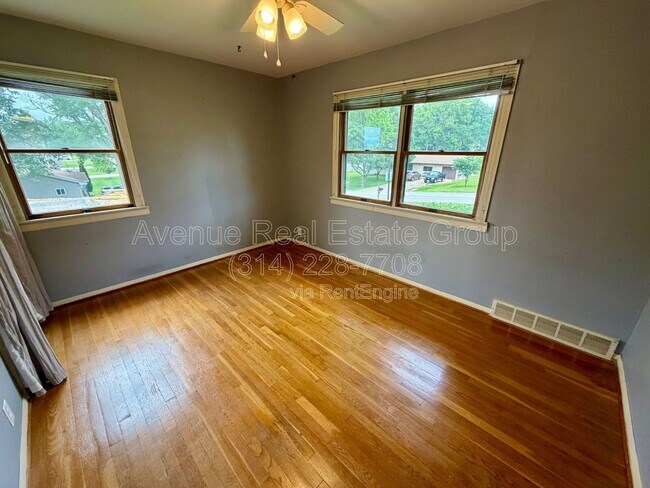 Building Photo - 608 Connie Ln