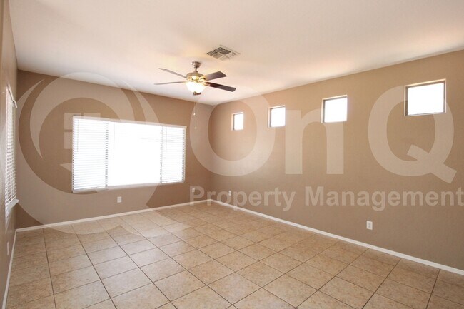 Building Photo - 5174 W Laurel Ave
