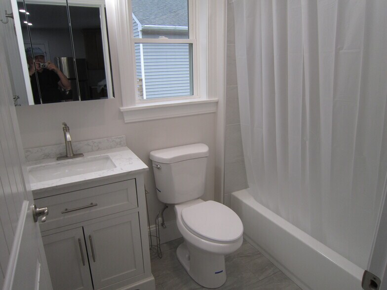 Bath - 20527 Washington St