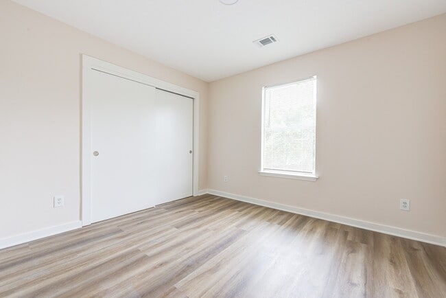 Building Photo - 7322 Parkland Manor Dr