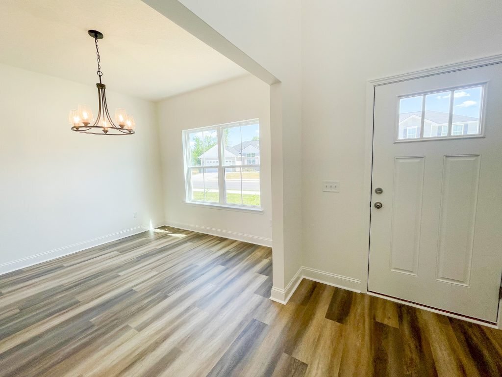 Building Photo - 549 Meloney Dr