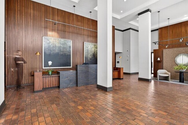 Building Photo - 2575 Peachtree Rd NE
