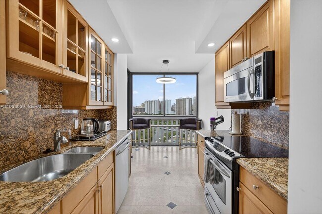 Building Photo - 1000 W Island Blvd