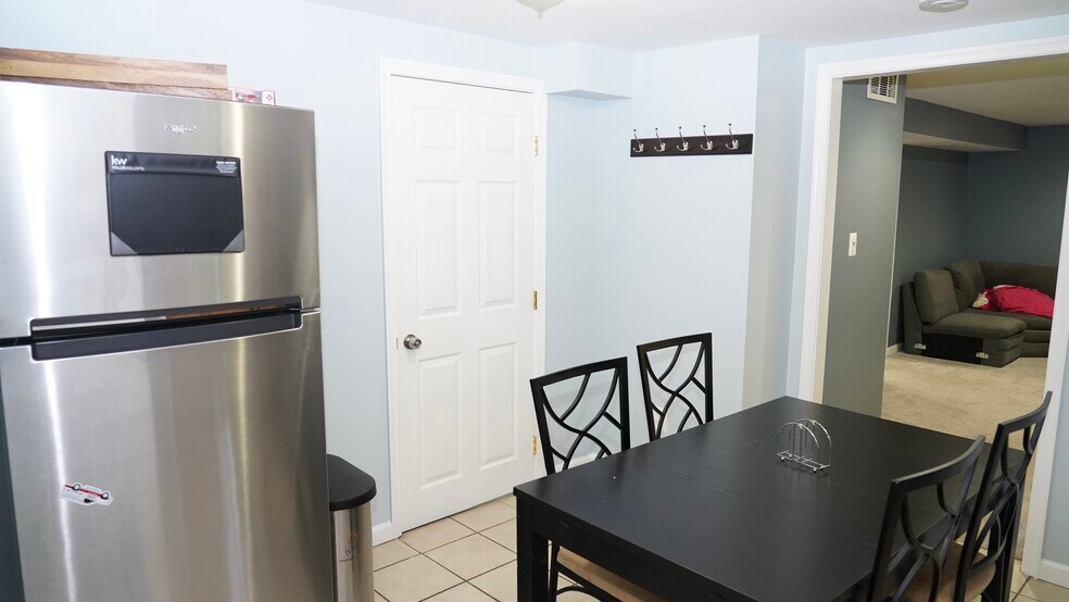 Building Photo - 1516 Gridley Ln