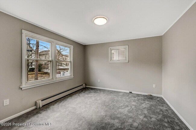 Building Photo - 814 S Webster Ave