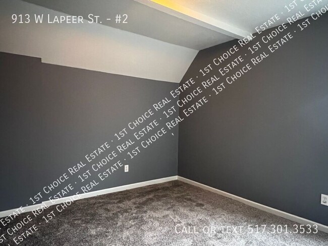 Building Photo - 2-BDR 1-BTH Duplex in Downtown Lansing - N...