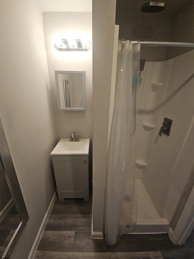 Building Photo - 3501 Pacific Ave