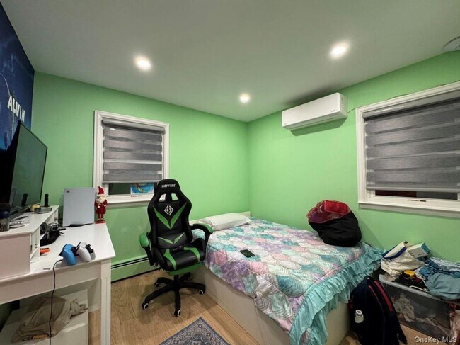 Building Photo - 14 Fremont St