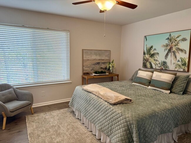 Building Photo - Fully furnished, private 2-story VB Condo!