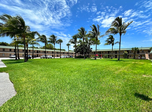 Building Photo - 1041 SE Monterey Rd