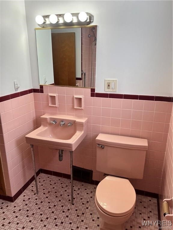 Building Photo - 49 Youngs Rd