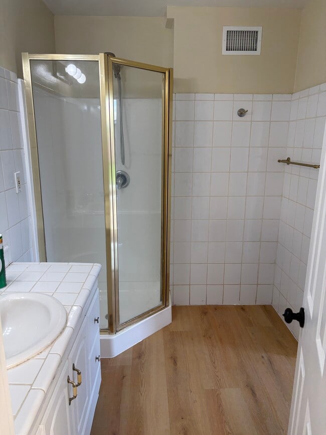 Building Photo - 928 E Vista del Playa Ave