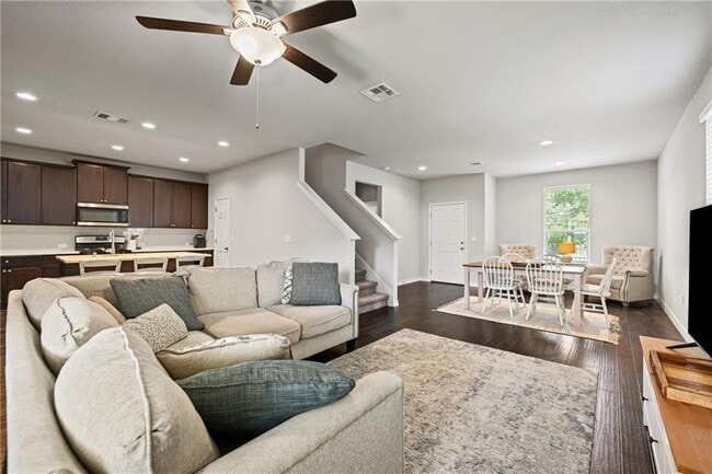 Building Photo - 5308 Golden Canary Ln