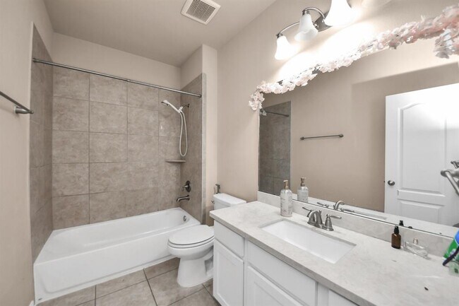 Building Photo - 7834 Lago River Ln