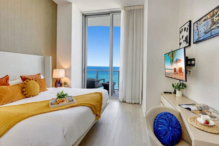 Building Photo - 4111 S Ocean Dr