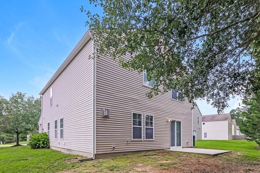 Building Photo - 3032 Van Dorn Rd