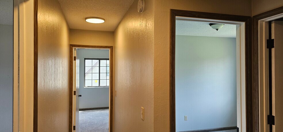 Building Photo - 1303 Penney Ln