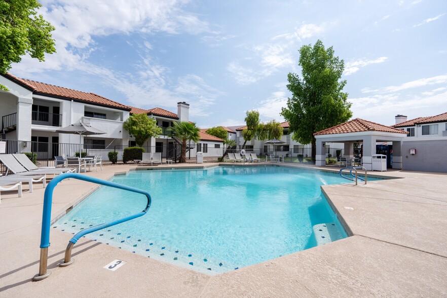 Primary Photo - The Village at Lindsay Park Apartments