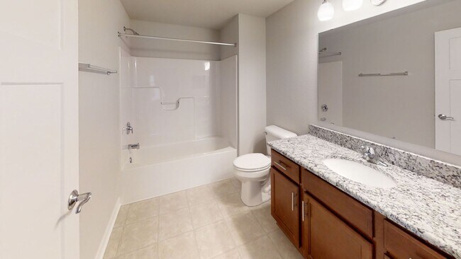 Building Photo - Condo Style Lower 2 Bedroom 2 Bathroom Apartment