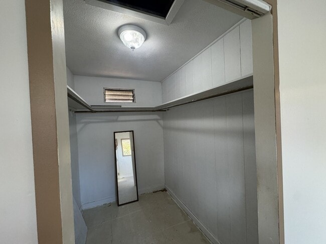 Building Photo - 6270 Upolo Pl