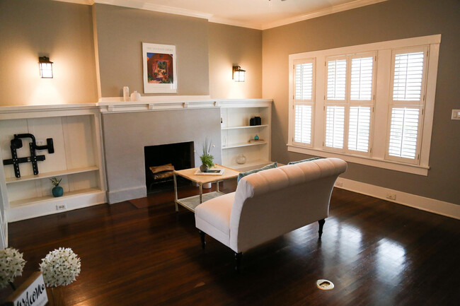 Building Photo - ALAMO HEIGHTS CRAFTSMAN COTTAGE
