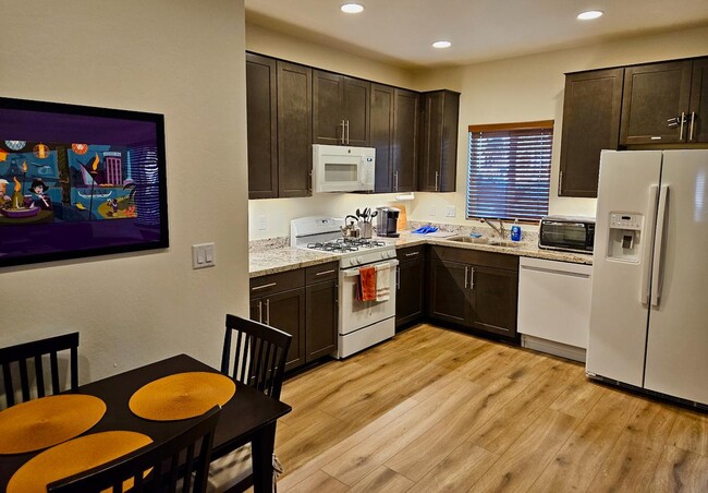 Building Photo - 3001 E Butler Ave