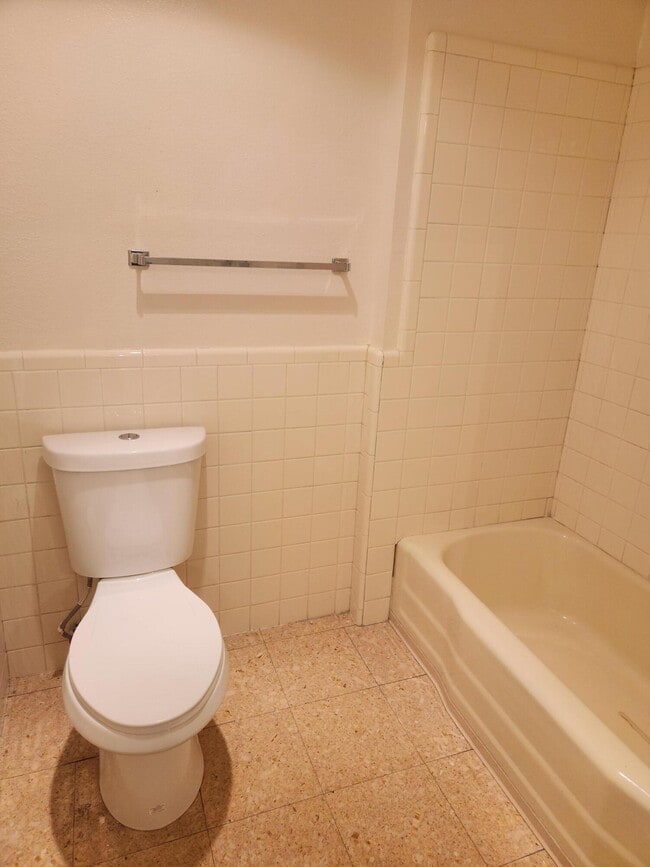 Building Photo - 8509 Bellehaven Pl NE