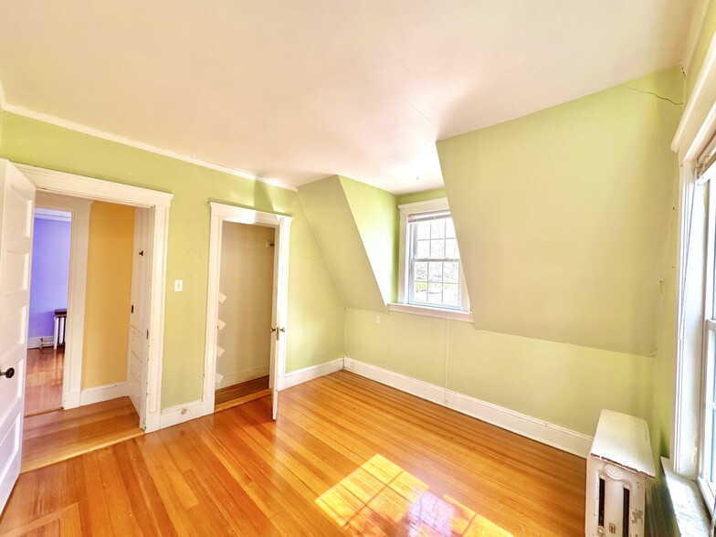 Building Photo - 94 Florian St