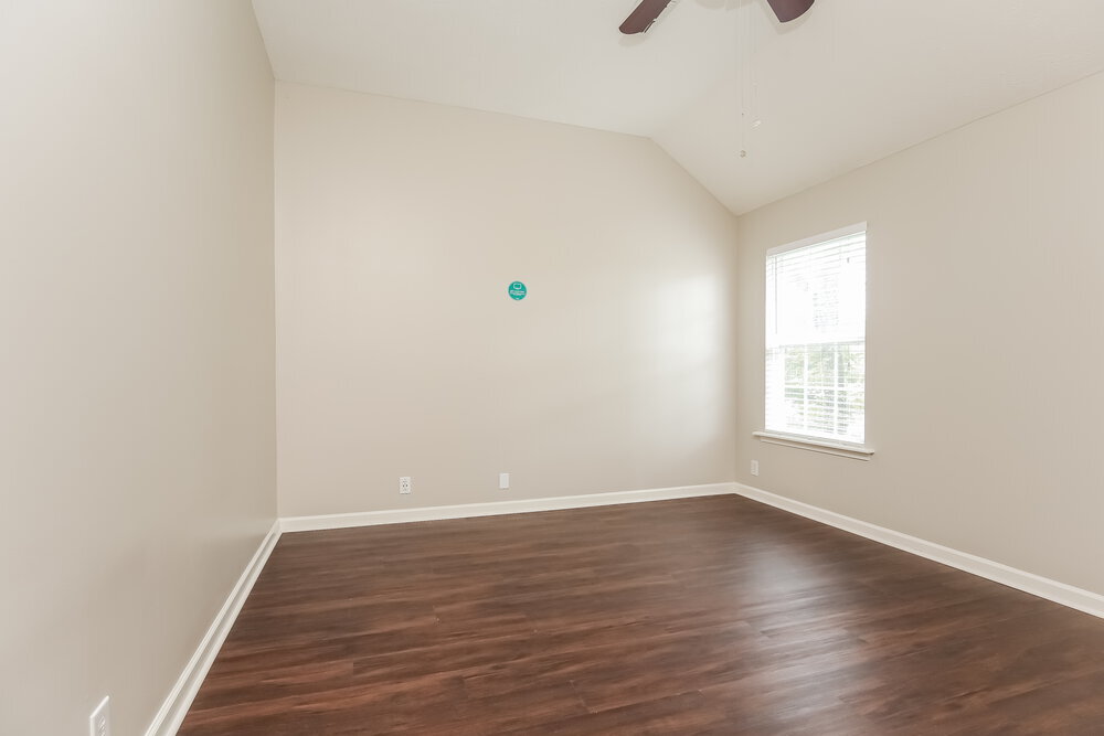 Building Photo - 8632 Lawson Dr