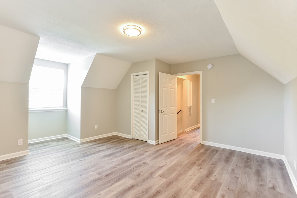 Building Photo - 311 Shadylake Dr