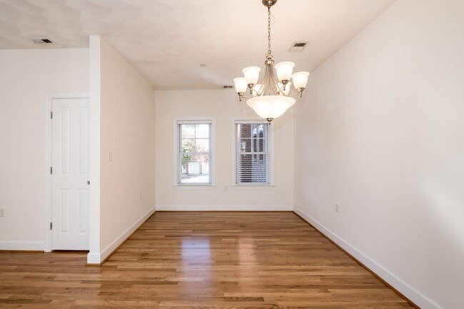 Building Photo - 915 Colley Ave