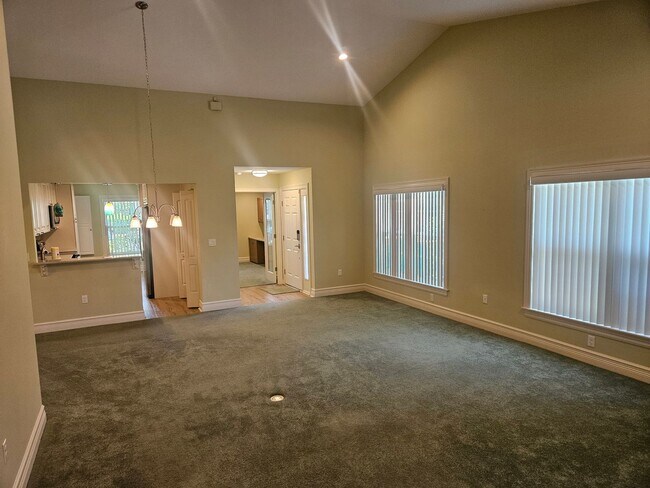 Building Photo - Stylish Palm Harbor Home in Bentley Park –...