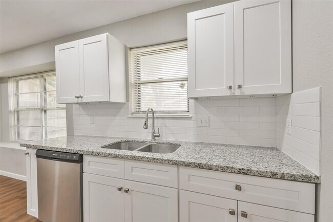 Building Photo - 23102 Wintergate Dr