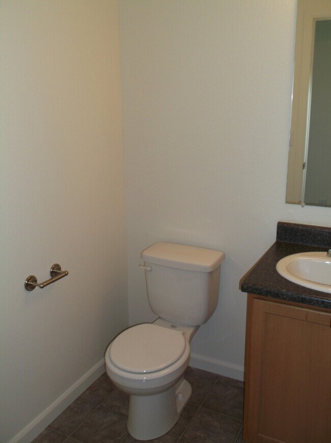 Building Photo - 205 Hunters Way