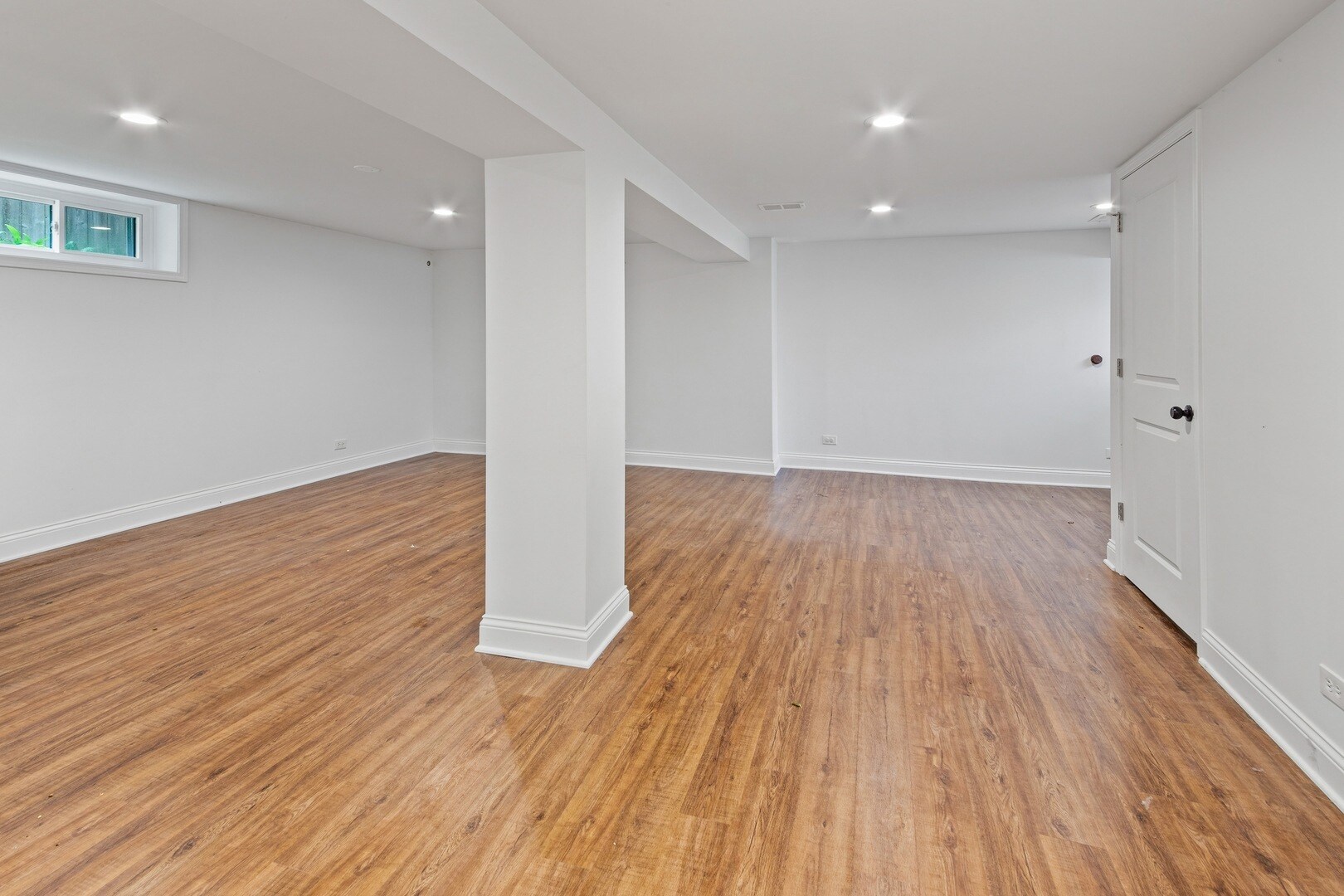 Building Photo - 6114 N Lenox Ave