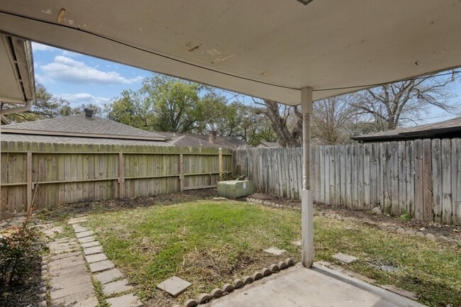 Building Photo - 3215 Palm Desert Ln