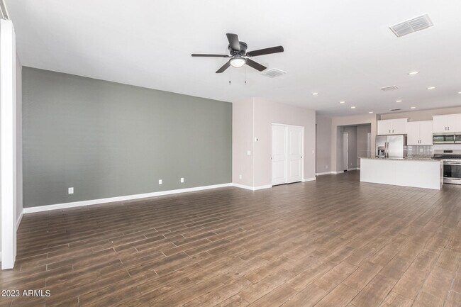 Building Photo - 29426 W Weldon Ave
