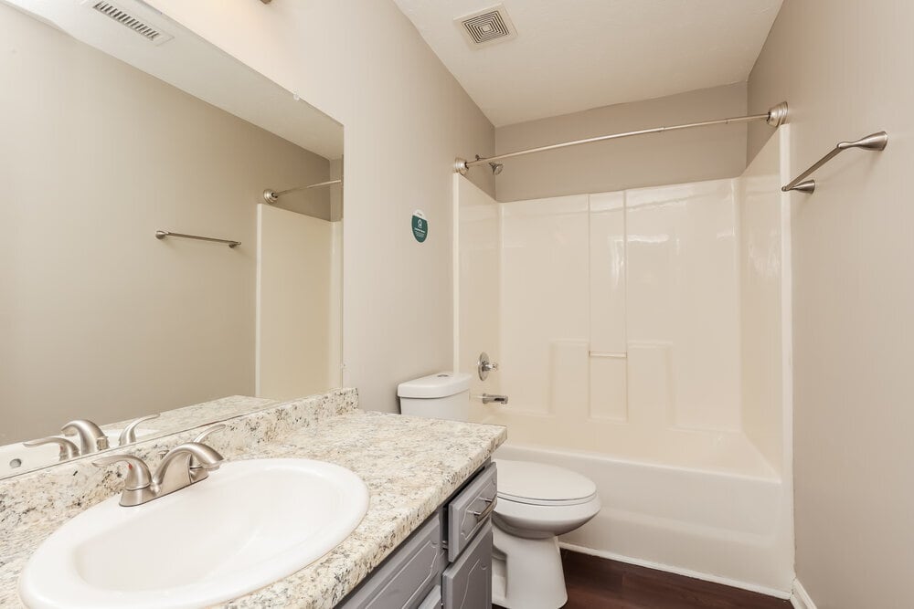 Building Photo - 222 Hermitage Dr