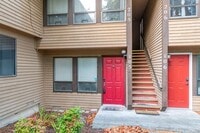 Building Photo - 2 Bedroom Ground Floor Condo