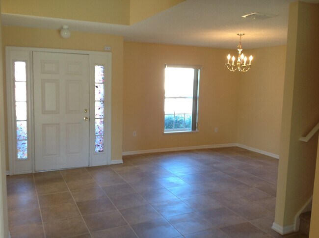 Building Photo - Spacious 4 Bed home in Wetherbee Lakes Estates !!