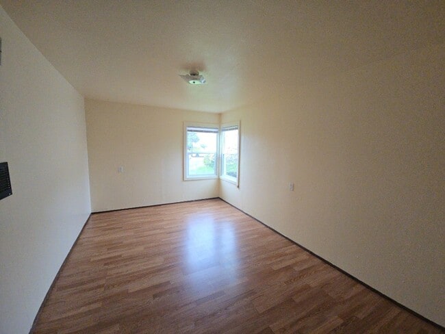 Building Photo - Price reduced! 1BR/1BA house on Henderson St. in Eureka!