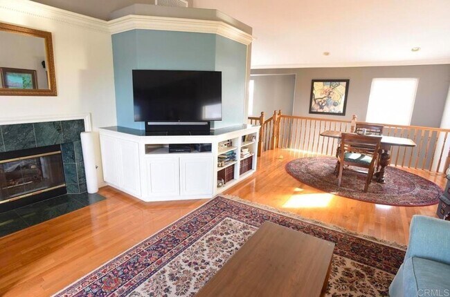 Building Photo - 5618 Bellevue Ave