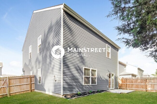 Building Photo - 4 Bedroom Pet-Friendly Home in Clinton, TN with Main Street Renewal