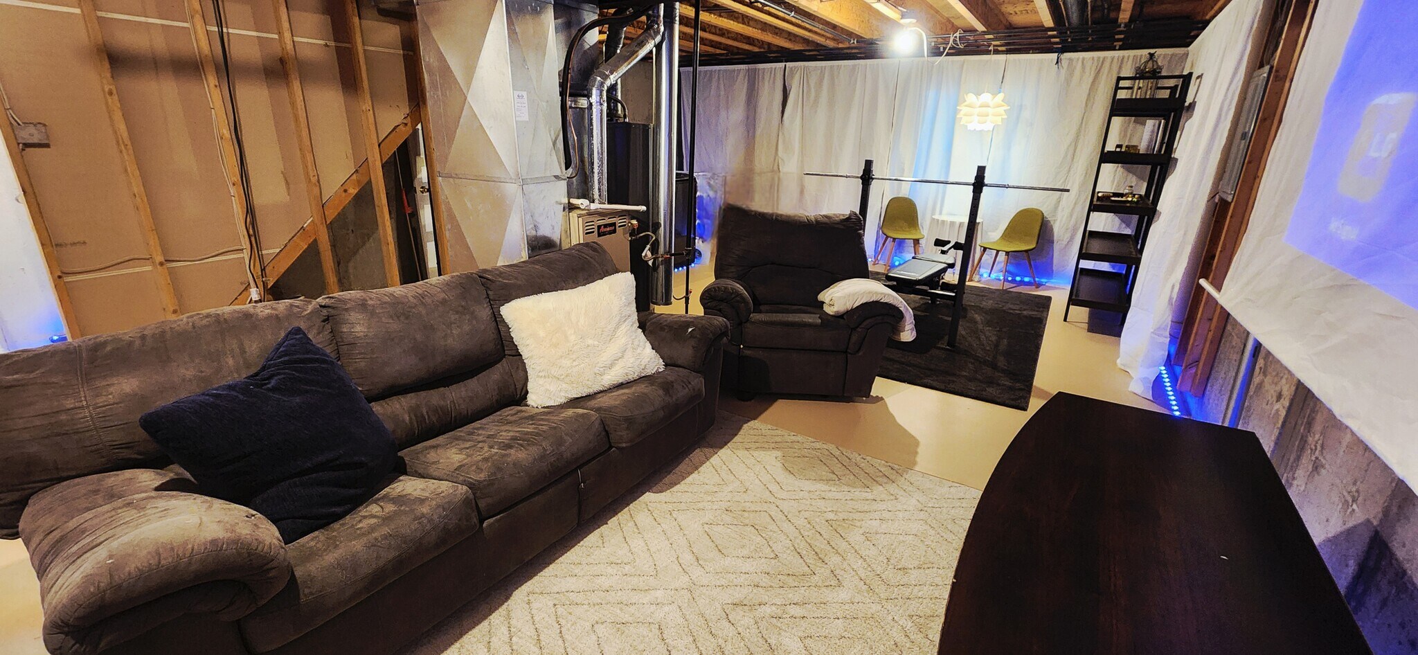 Entertainment Room - 976 Monroe Ave