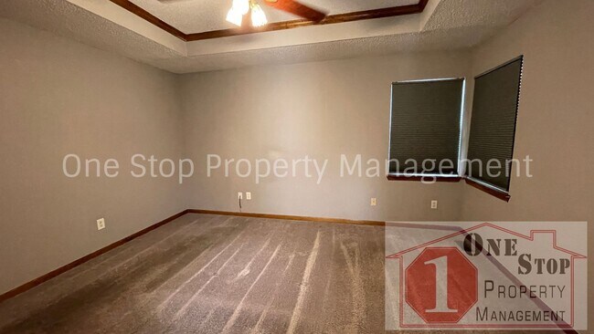 Building Photo - Beautiful 3 bedroom, 2 bathroom home in Le...